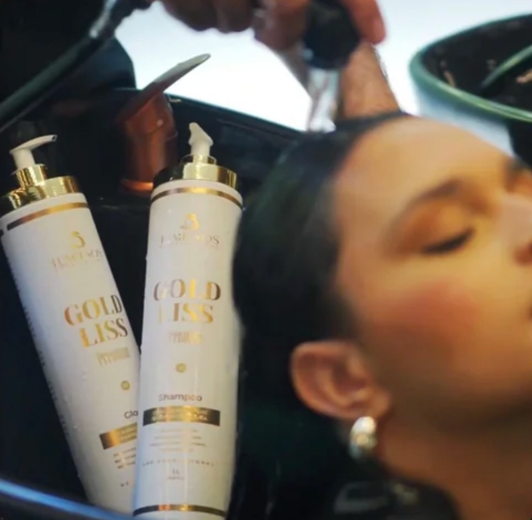 Produto Lumi Fios Gold Liss em aplicação profissional